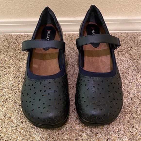 RIALTO COMFORT Visalia MARY JANE CLOGS - Picture 2 of 5